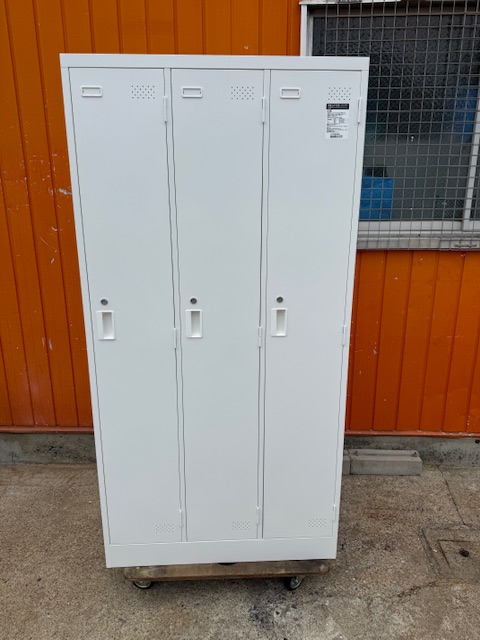 ３人用ロッカー買取ました